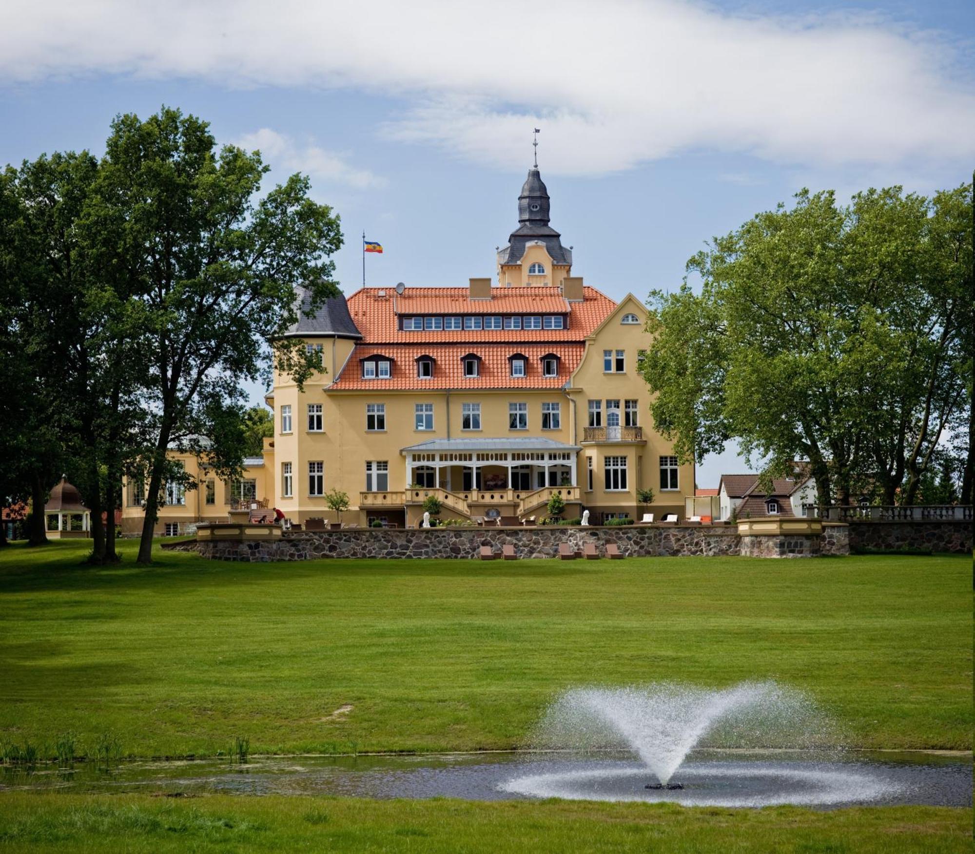 Bernsteinschloss Wendorf  Bagian luar foto