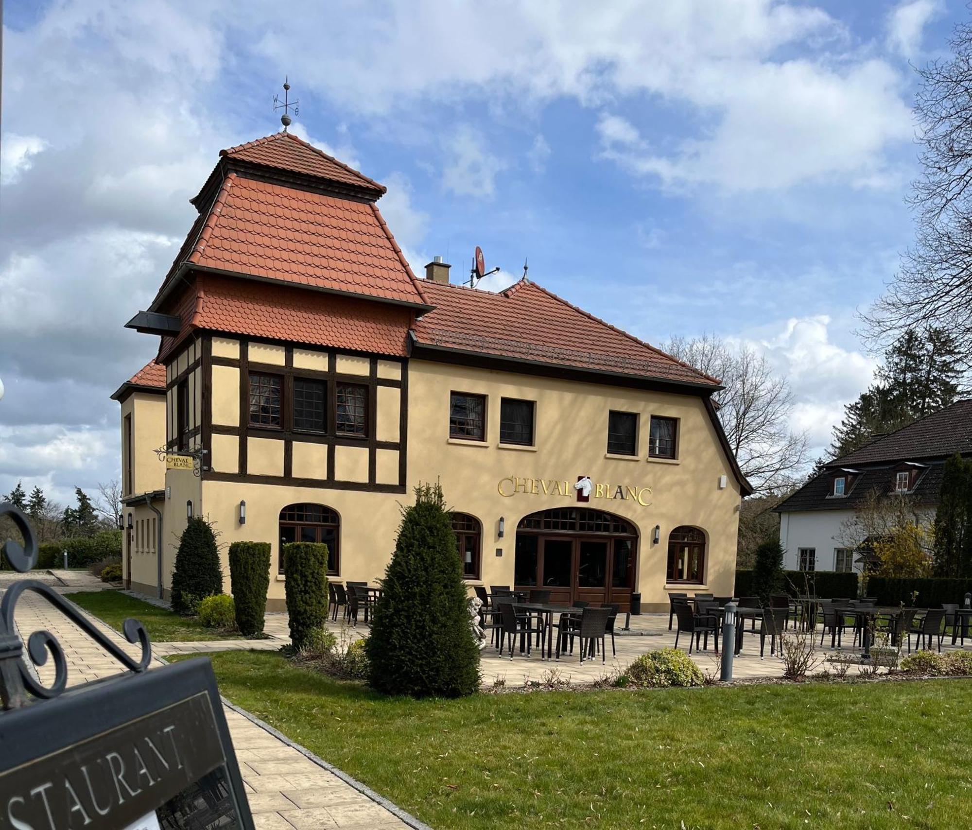 Bernsteinschloss Wendorf  Bagian luar foto