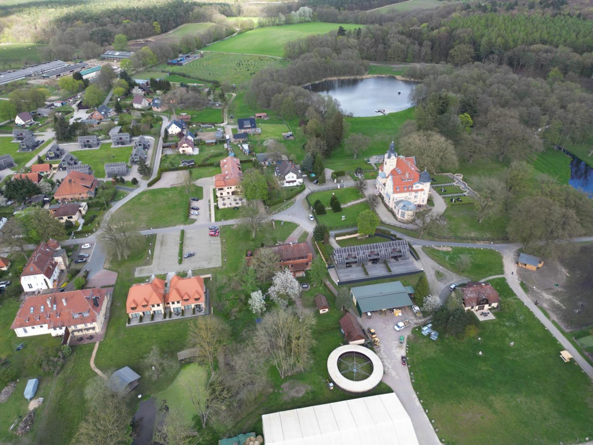 Bernsteinschloss Wendorf  Bagian luar foto